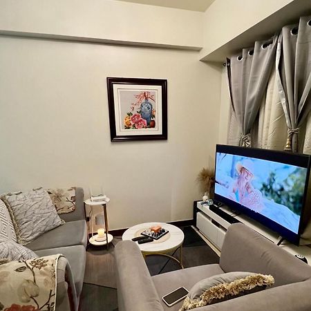 Brixton Place, Weston Tower Manila Bagian luar foto