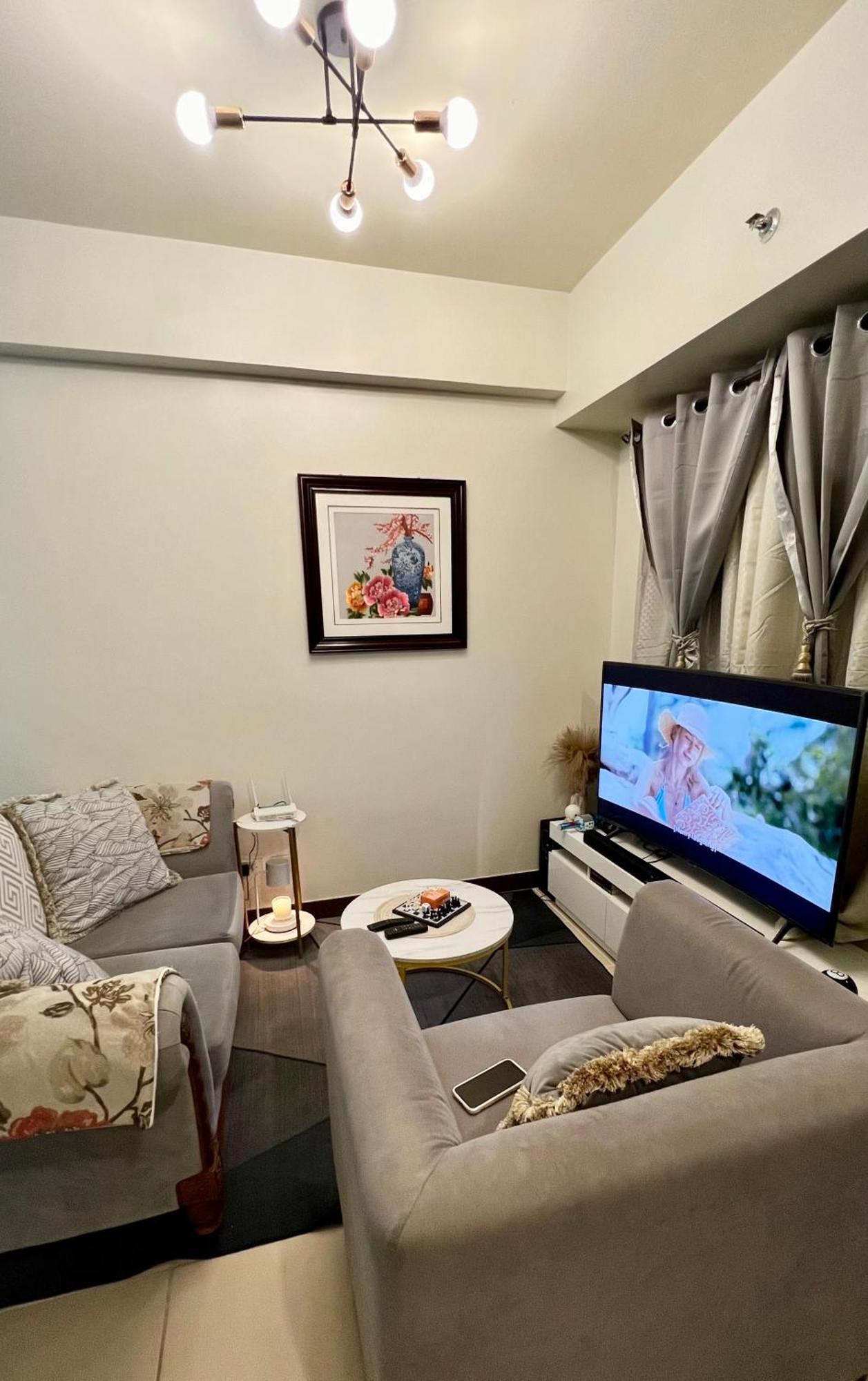 Brixton Place, Weston Tower Manila Bagian luar foto