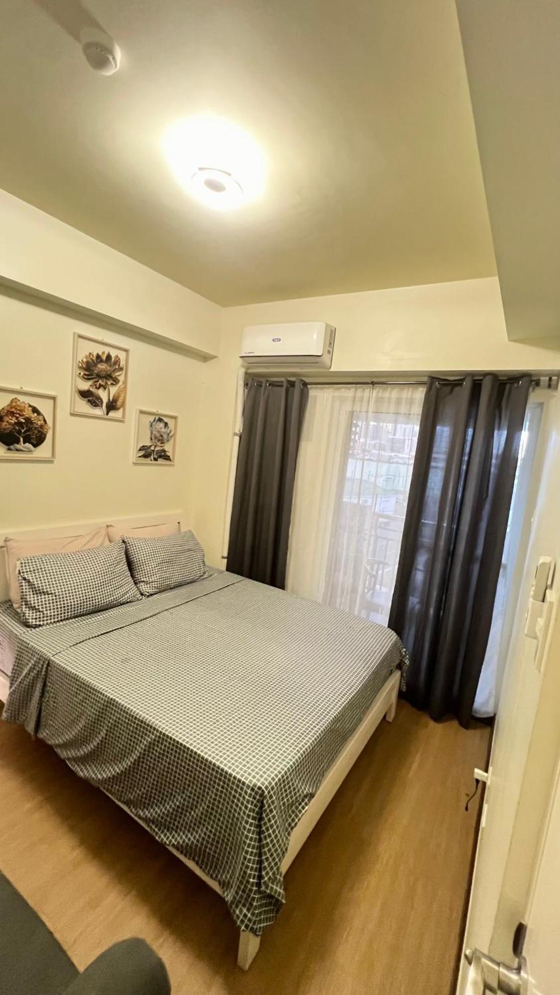 Brixton Place, Weston Tower Manila Bagian luar foto