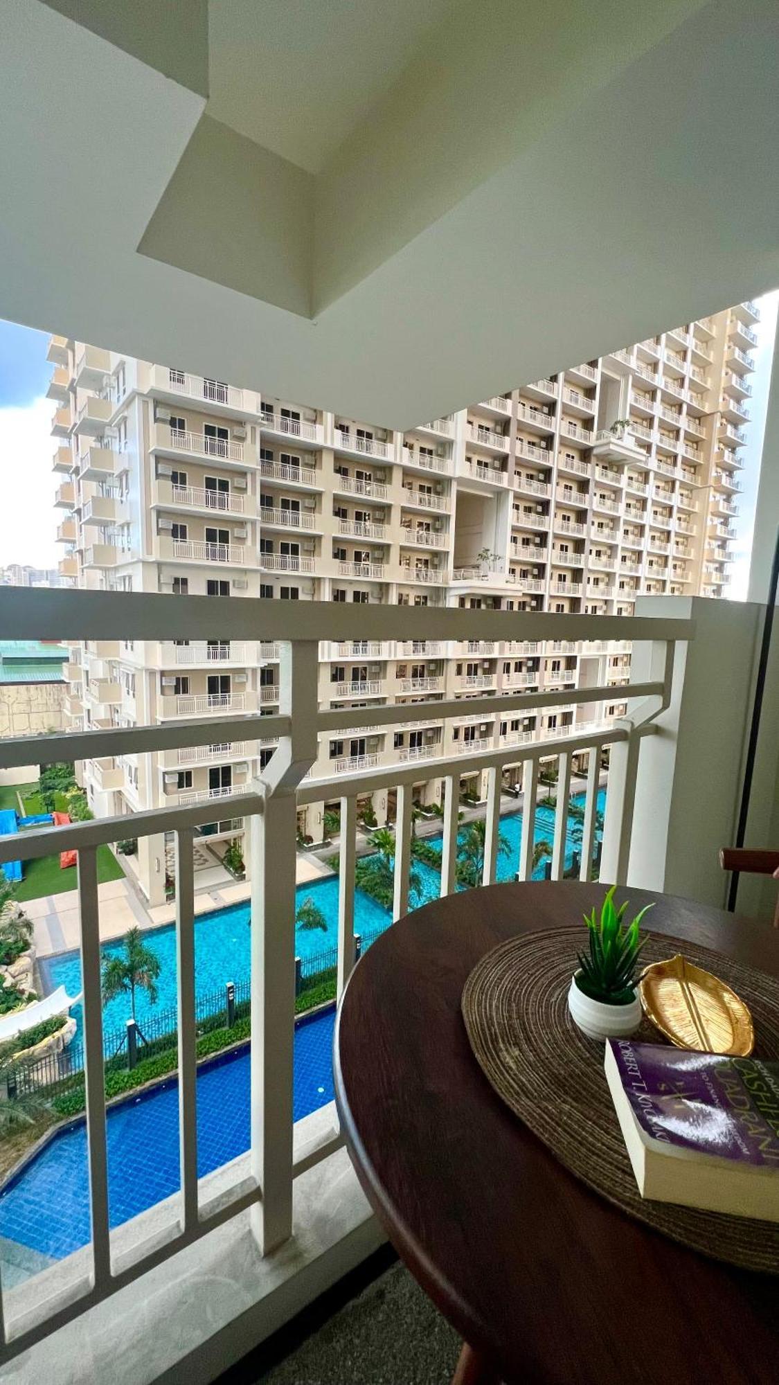 Brixton Place, Weston Tower Manila Bagian luar foto