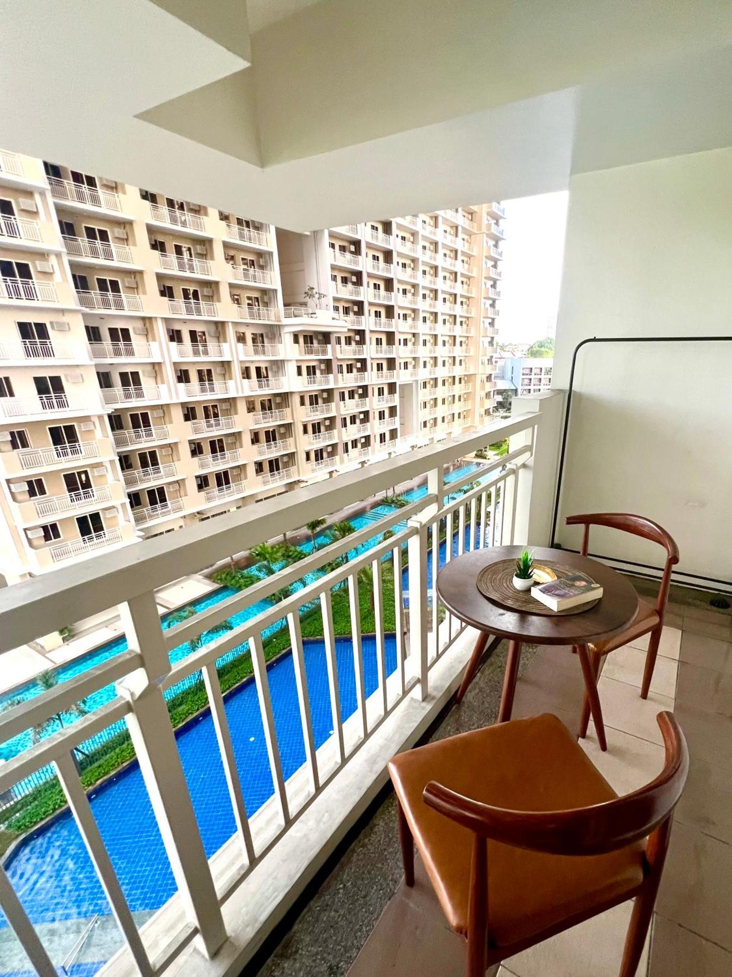 Brixton Place, Weston Tower Manila Bagian luar foto